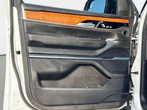 Used 2024 Jeep Grand Wagoneer L Series III image 22