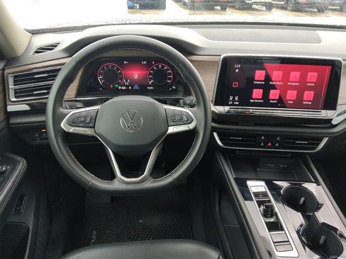 Used 2024 Volkswagen Atlas SEL AWD/4WD image 22