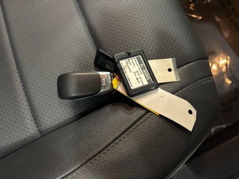 Used 2025 Mercedes-Benz GLS 450 4MATIC image 41