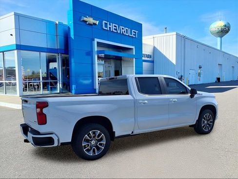Used 2024 Chevrolet Silverado 1500 RST image 3