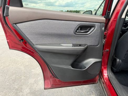 Used 2021 Nissan Rogue S FWD image 15