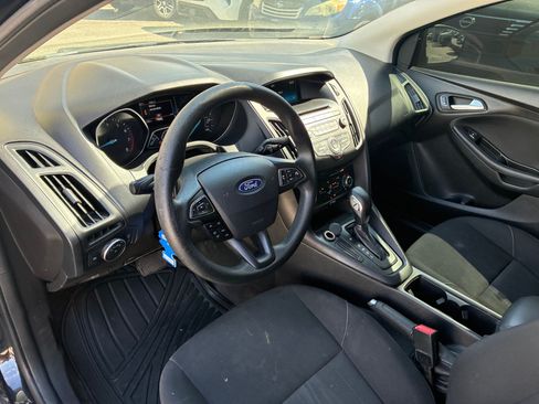 Used 2017 Ford Focus SE FWD image 16