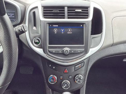 Used 2020 Chevrolet Sonic LT image 18