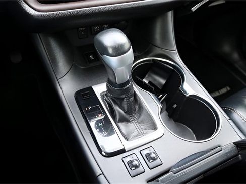 Used 2018 Toyota Highlander XLE image 26