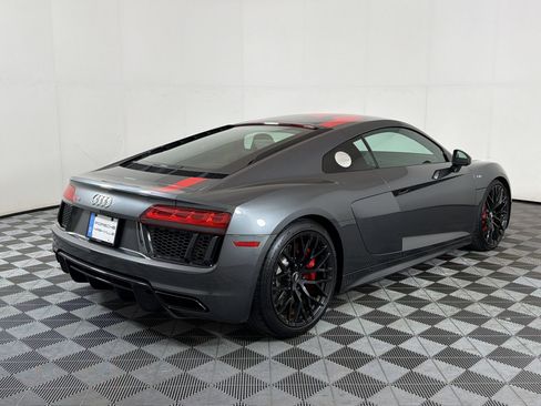 Used 2018 Audi R8 V10 RWD image 10