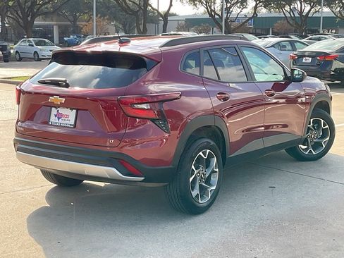 Used 2025 Chevrolet Trax LT image 5