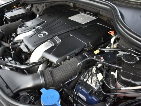 Used 2016 Mercedes-Benz GL 550 4MATIC image 56