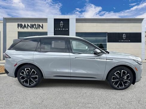 New 2026 Lincoln Nautilus Reserve AWD/4WD image 8