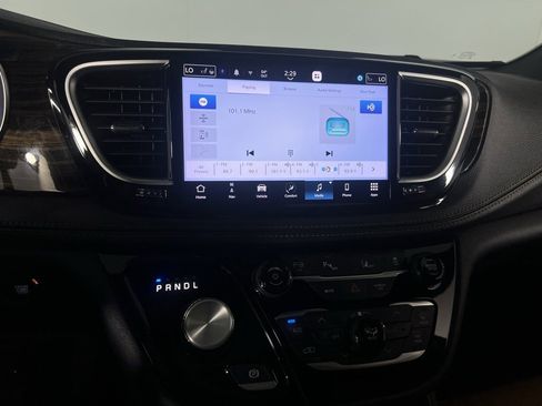 Used 2023 Chrysler Pacifica Pinnacle image 20