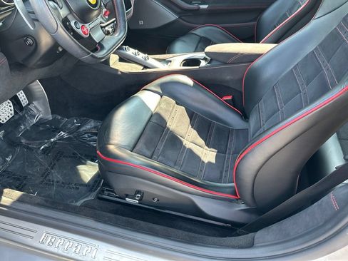 Used 2022 Ferrari Portofino M RWD image 16