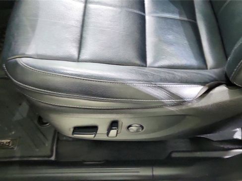 Used 2022 Kia Telluride EX w/ EX Premium Package image 18