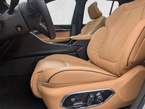 New 2025 Jeep Grand Cherokee Summit w/ Obsidian Package image 4