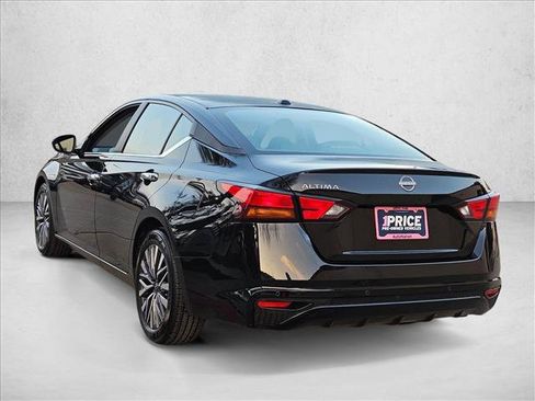 Used 2025 Nissan Altima 2.5 SV image 7