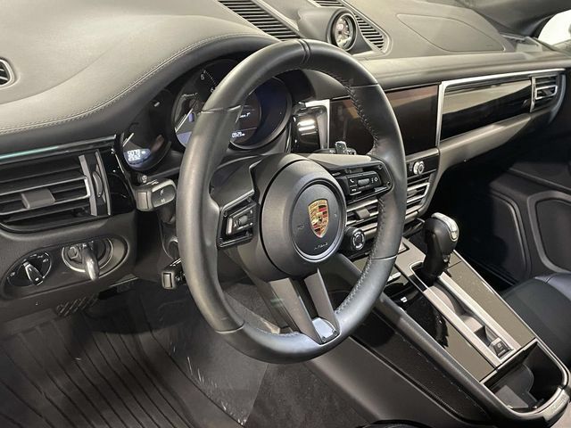 Certified 2026 Porsche Macan Turbo AWD/4WD image 4