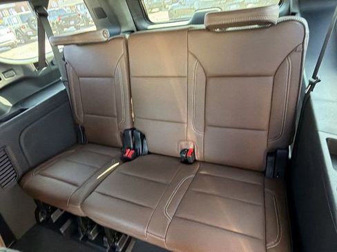 New 2026 Chevrolet Suburban High Country image 18