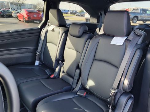 Used 2023 Honda Odyssey Sport image 18