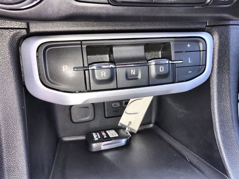 Used 2023 GMC Acadia SLE w/ Driver Convenience Package image 19