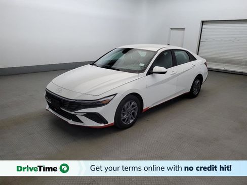 Used 2024 Hyundai Elantra SEL FWD image 1