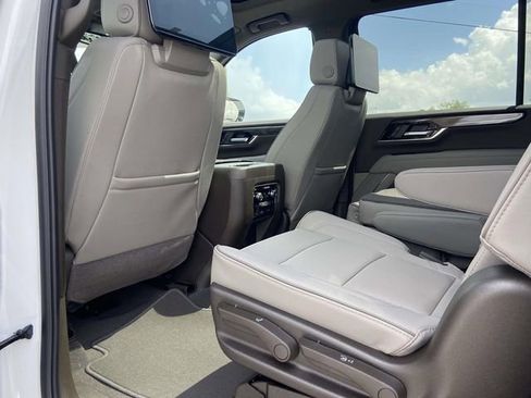 New 2026 GMC Yukon XL Elevation w/ Elevation Premium Package RWD image 10
