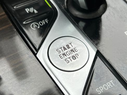 Used 2019 BMW X5 xDrive40i w/ Premium Package image 26