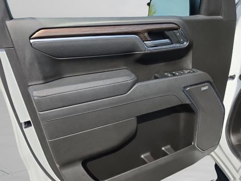 Used 2025 Chevrolet Silverado 1500 LT Trail Boss w/ Convenience Package II image 13