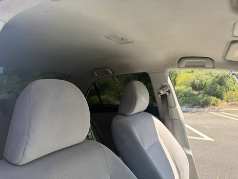 Used 2012 Toyota Corolla L FWD image 27