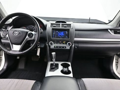 Used 2014 Toyota Camry SE FWD image 30