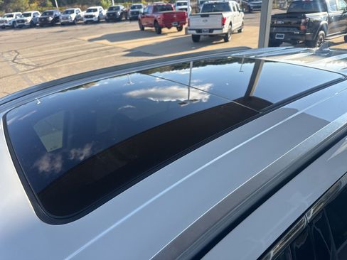 Used 2020 Lincoln Aviator Reserve w/ Equipment Group 202A image 14