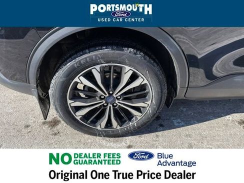 Certified 2022 Ford Escape SEL w/ SEL Stealth AWD Package image 31
