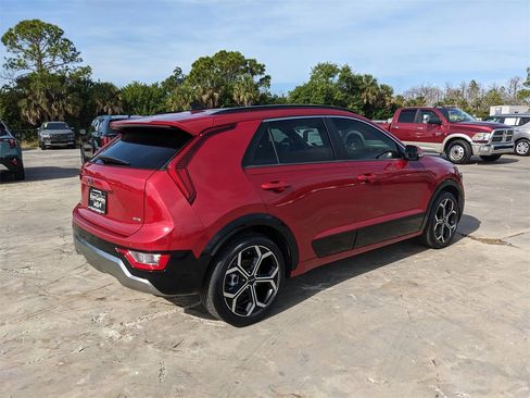 Certified 2024 Kia Niro EX Touring image 9