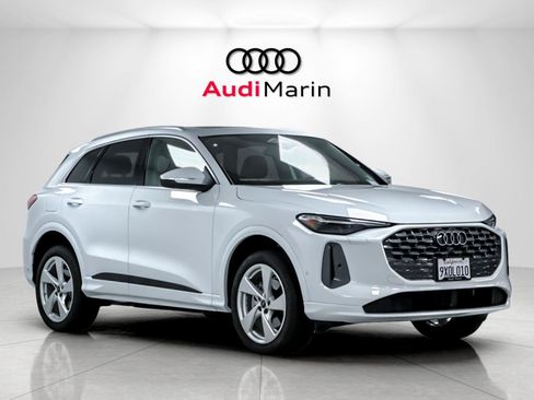Used 2025 Audi Q5 Premium Plus w/ Premium Plus AWD/4WD image 7