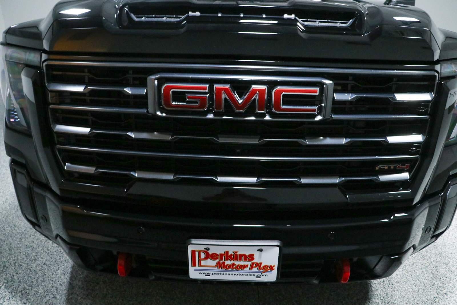 Used 2024 GMC Sierra 2500 AT4 w/ AT4 Premium Plus Package AWD/4WD image 4