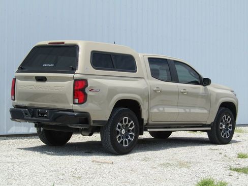 Used 2023 Chevrolet Colorado Z71 w/ Z71 Convenience Package 2 AWD/4WD image 3