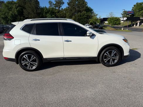 Used 2017 Nissan Rogue SL w/ SL Premium Package FWD image 4