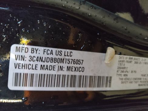 Used 2021 Jeep Compass Latitude AWD/4WD image 33