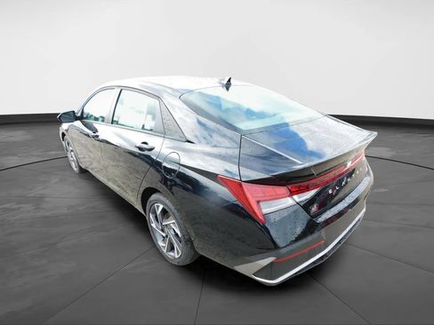 New 2025 Hyundai Elantra SEL image 5