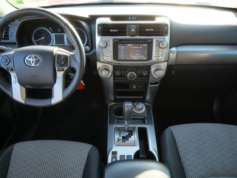 Used 2016 Toyota 4Runner SR5 AWD/4WD image 10