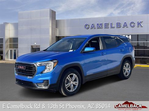 Used 2024 GMC Terrain SLE image 1