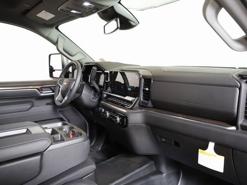 New 2026 Chevrolet Silverado 3500 LT w/ All Star Edition image 9