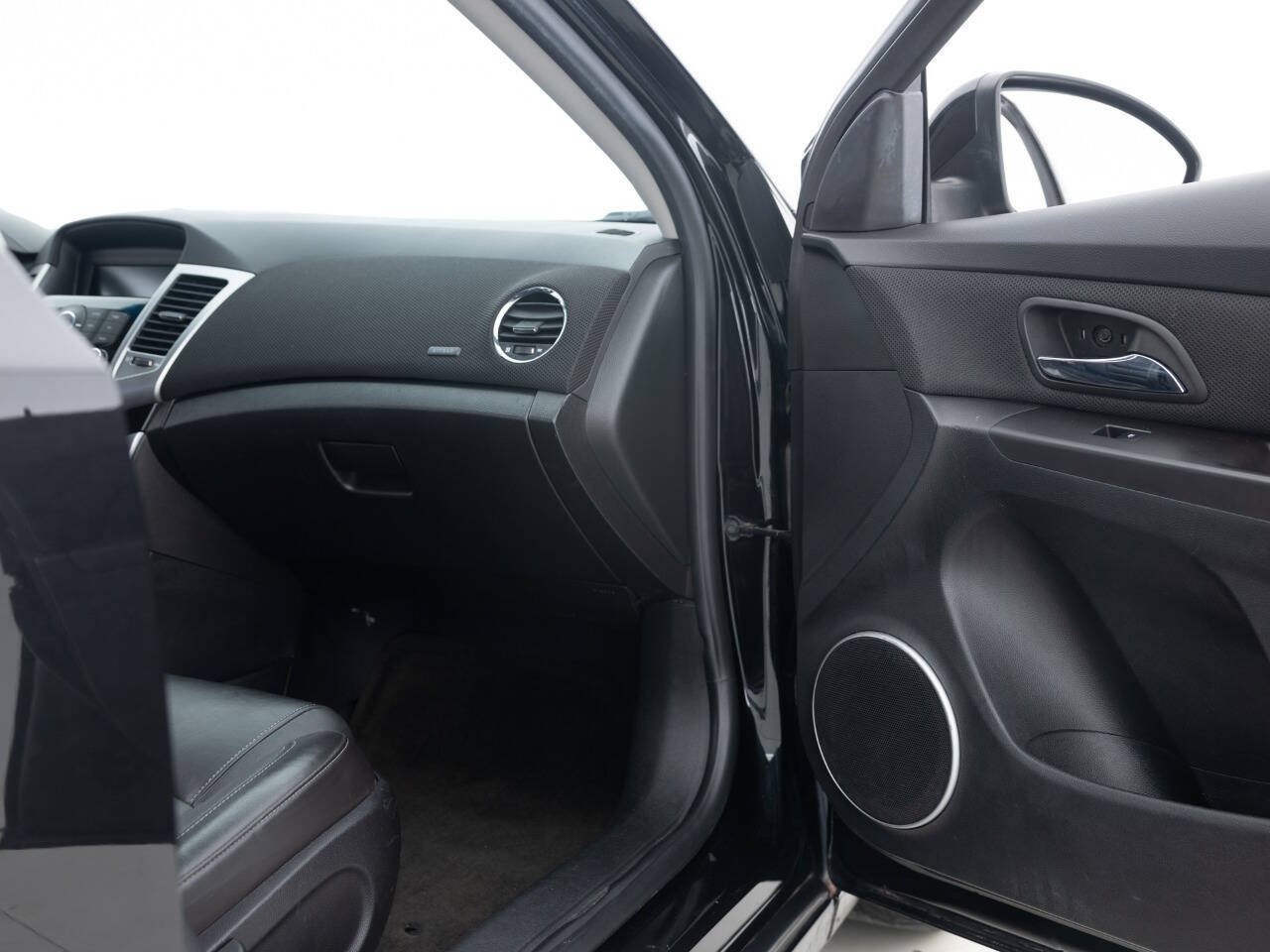 Used 2012 Chevrolet Cruze LTZ FWD image 28