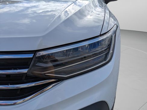 Used 2023 Volkswagen Tiguan SE image 37