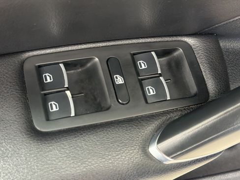 Used 2017 Volkswagen Passat 1.8T R-Line FWD image 23