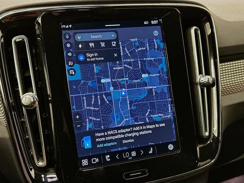 Used 2022 Volvo XC40 P8 Recharge Ultimate image 22