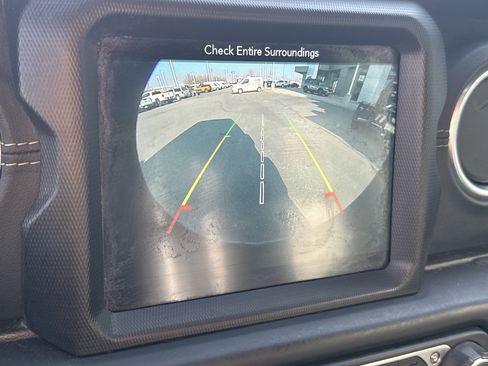 Used 2019 Jeep Wrangler Unlimited Sahara w/ Uconnect 4C Nav & Sound Group image 22