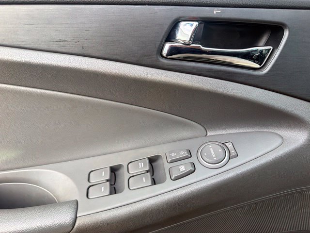 Used 2013 Hyundai Sonata SE FWD image 4