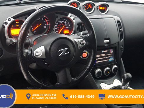 Used 2020 Nissan 370Z Coupe RWD image 5