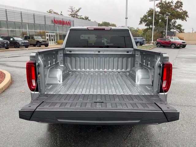 Used 2026 GMC Sierra 1500 SLT AWD/4WD image 8