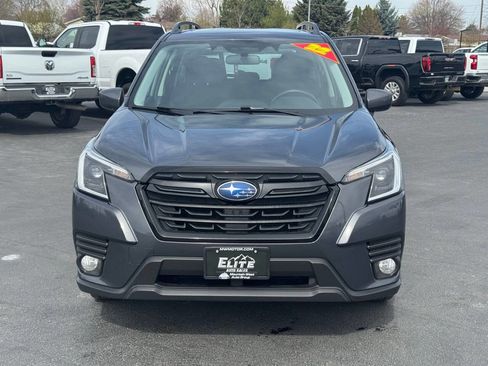 Used 2022 Subaru Forester Premium AWD/4WD image 2