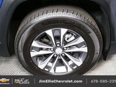 Used 2025 Chevrolet Equinox LT w/ Convenience Package II image 36