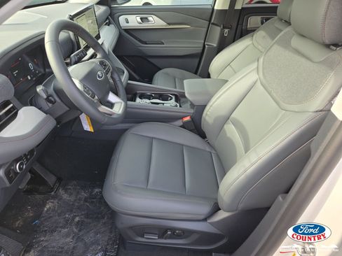 New 2026 Ford Explorer Active w/ Active Comfort Package image 6